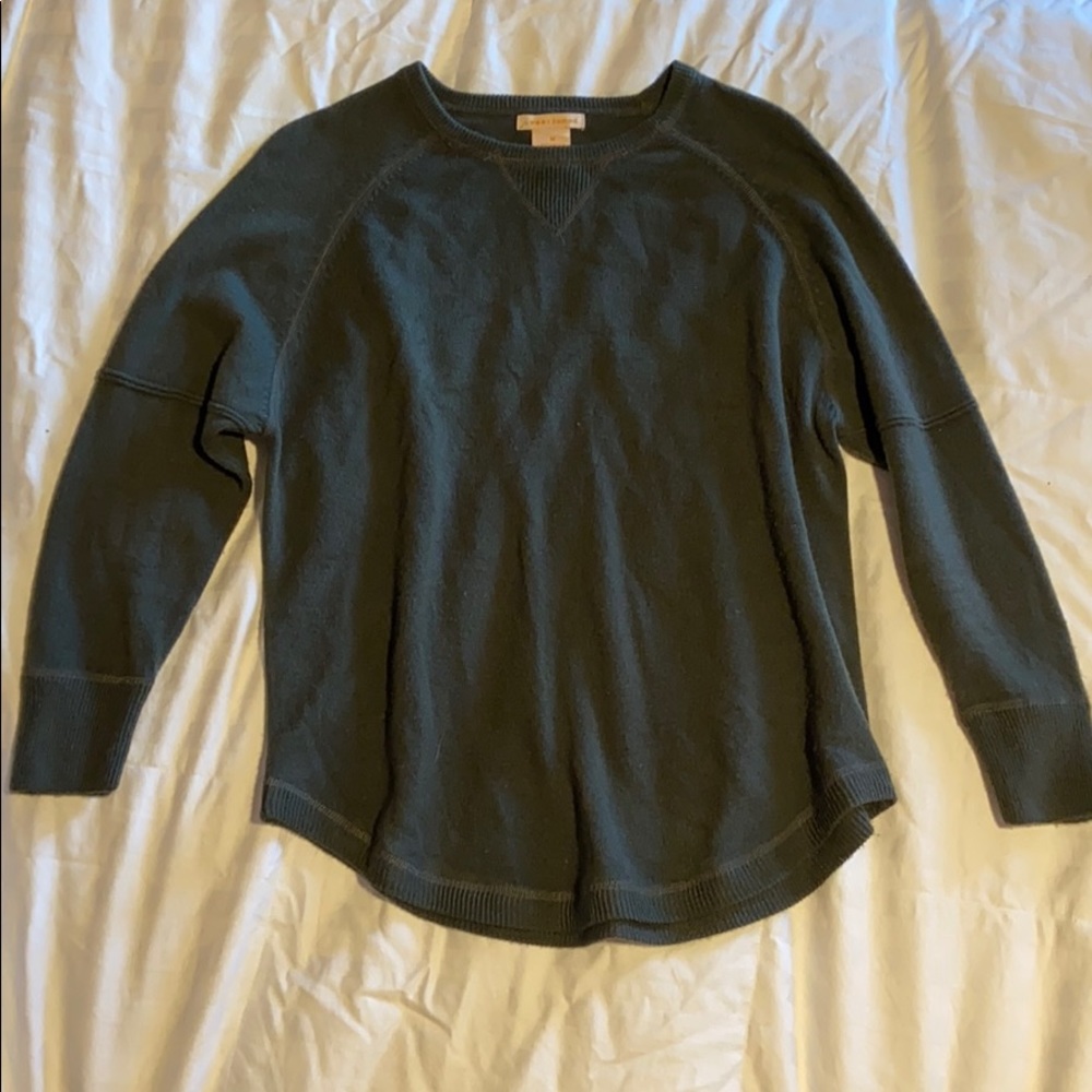 Green fitted sweater